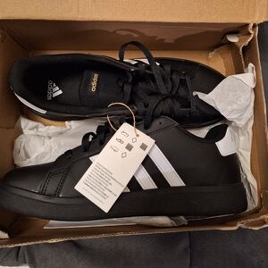 Adidas Grand Court 2.0 Size 7